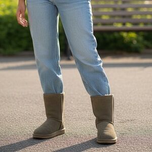 UGG Australia Classic Short II Green Espresso